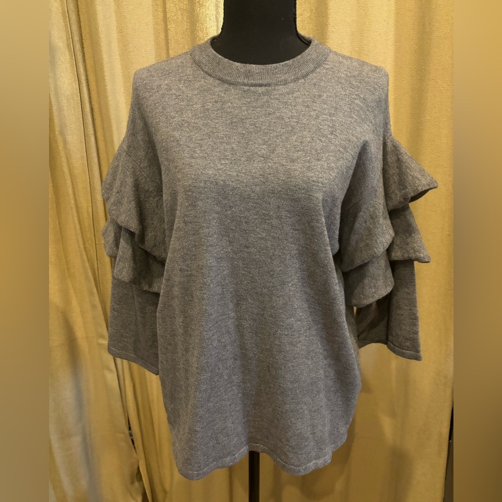 THML Gray Tiered Ruffle Sleeve Sweater SZ M